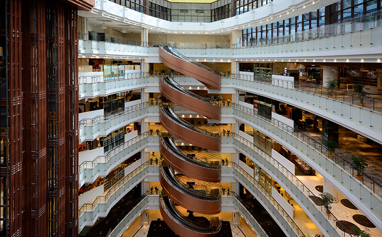 img_escalators_01.jpg